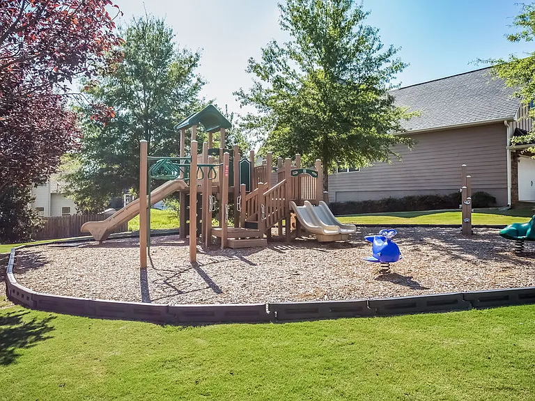 128 Camden Rd — Photo 4