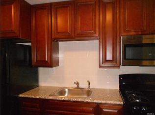 45 Circular St, Thornwood, NY 10594