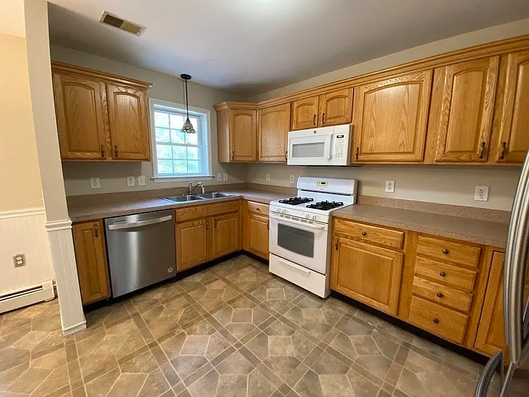 37 Glen Ave #28 — Photo 5