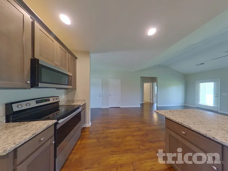 820 Ellyson Dr — Photo 6