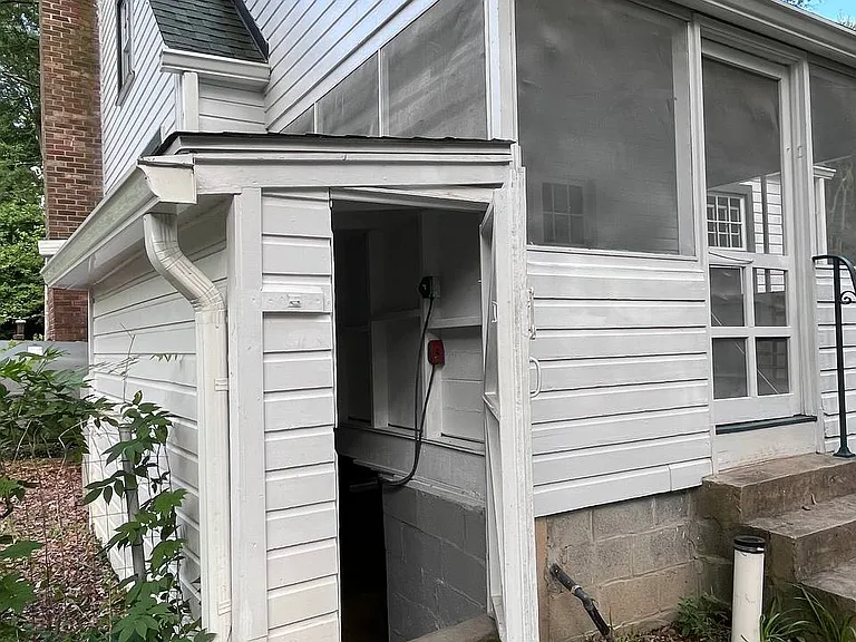 5800 Fenwick Rd — Photo 59