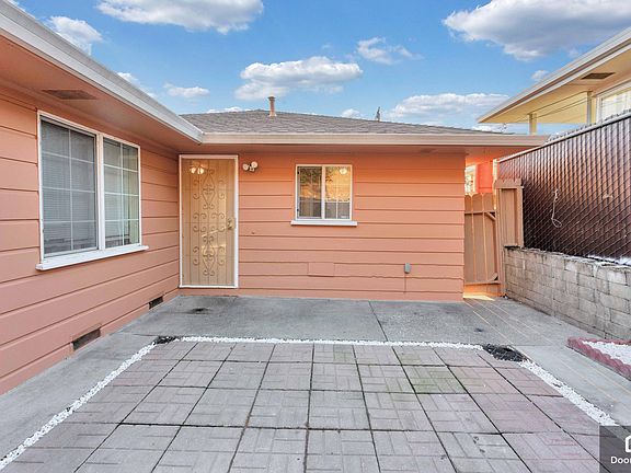 5th image of 24422 Leona Dr