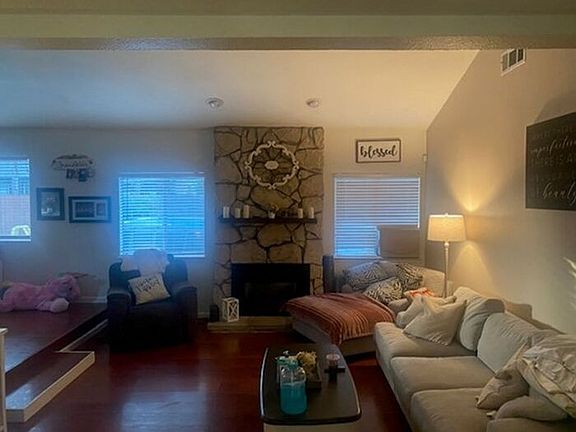 3rd image of 2961 Litchfield Dr