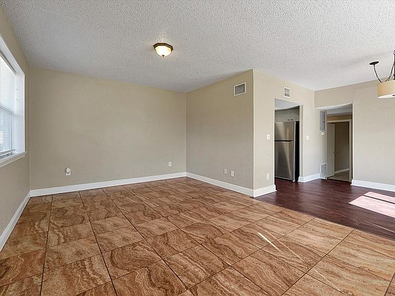 2nd image of 821 Wingo St