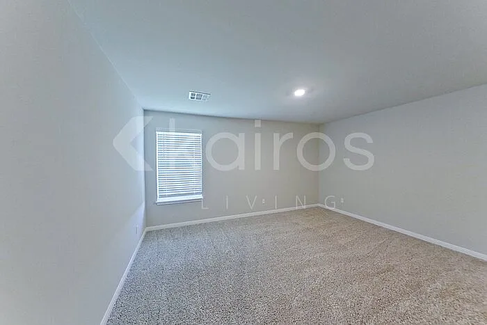 712 Saint James Pl — Photo 13