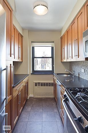2nd image of 181 E 73rd St APT 16E