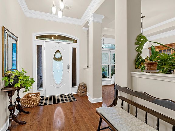 2nd image of 830 Bayshore Ln