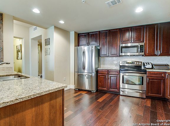 2nd image of 215 North Ctr