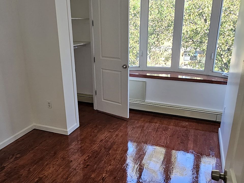 1st image of 177 Leonard St #2