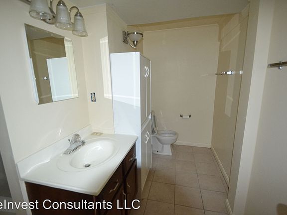 5th image of 35 Wesleyan Ct