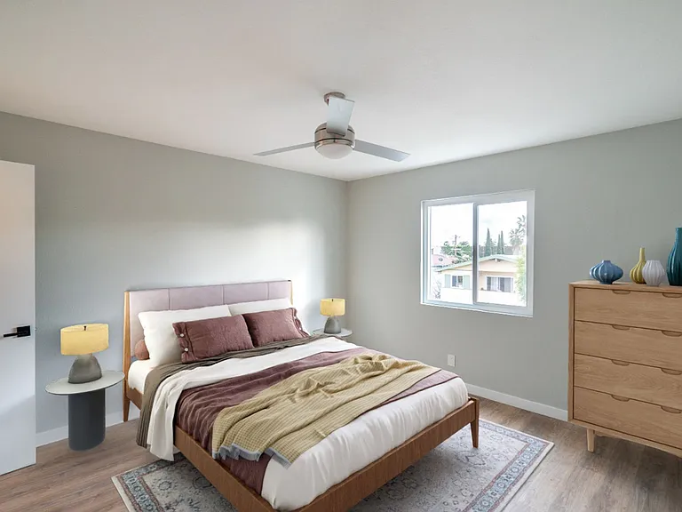 5847 Willoughby Ave — Photo 2