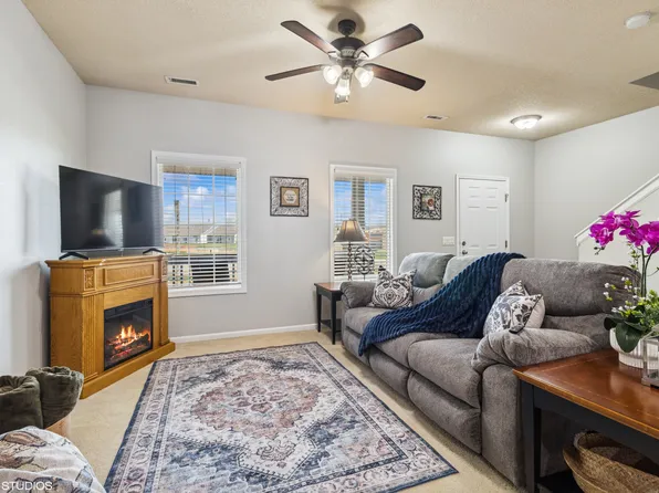284 SE Booth Ave, Waukee, IA 50263