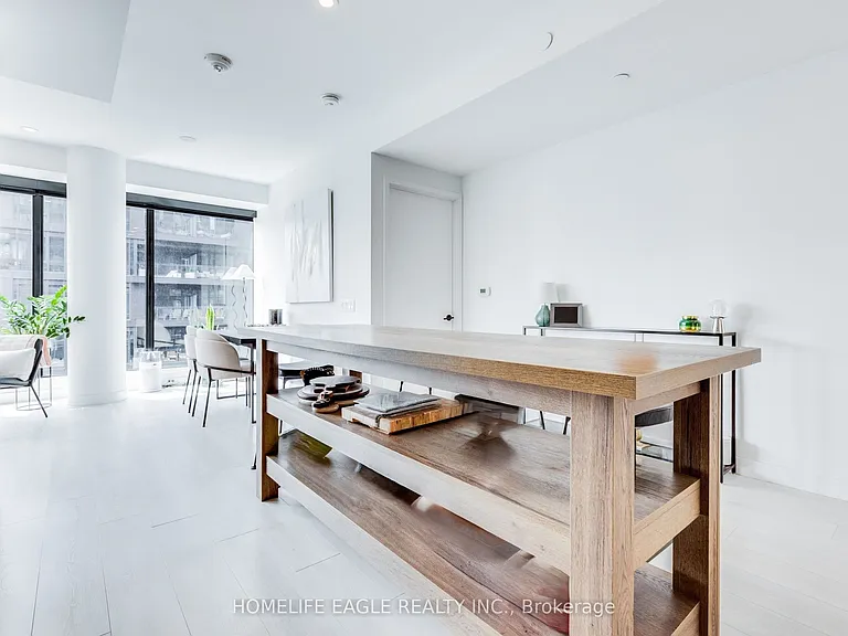 505 Richmond St W #827 — Photo 11