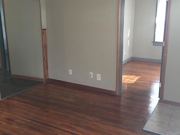 4th image of 1320 N Orchard Ave