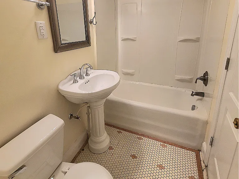 940 Hickman Rd #B — Photo 9