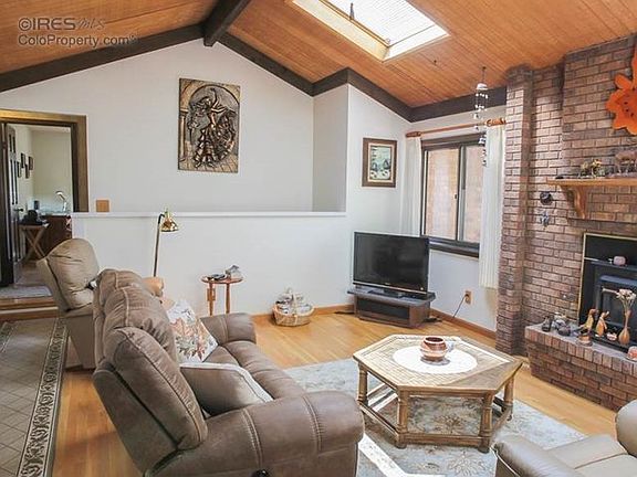 4th image of 2214 Lake Park Dr