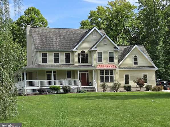 2105 Holly Neck Rd, Baltimore, MD 21221