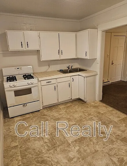 1421 W Maxwell Ave #2 — Photo 3