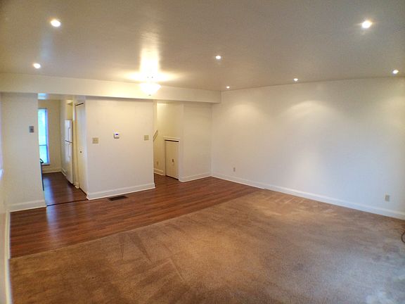 4th image of 4660 Scioto Dr APT D