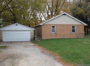 1004 E North St, Knoxville, IL 61448