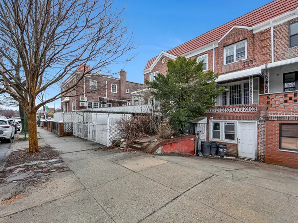 33-52 59th Street image 1 of 6