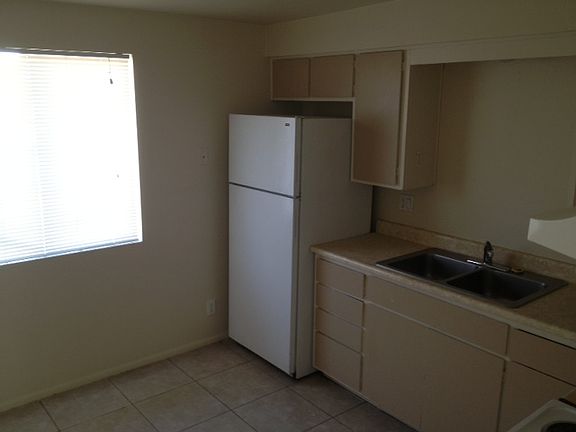 3rd image of 1126 N April Cir APT B