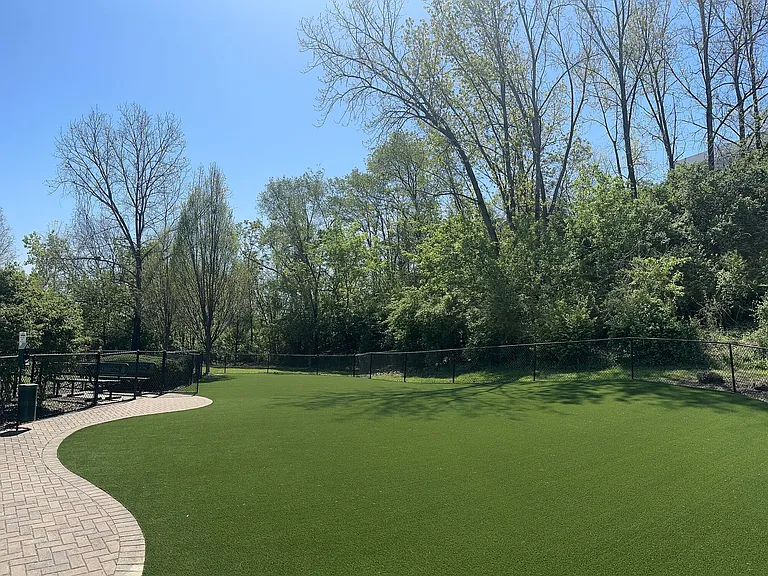 One Metrocenter — Photo 27