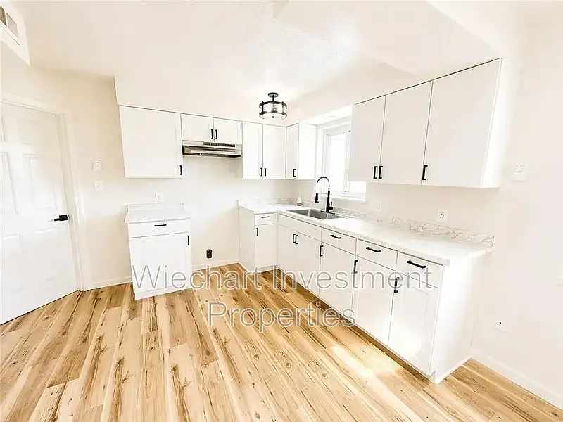 3 bed, 2.0 bath, 1524 sqft, $1,695 — Photo 4
