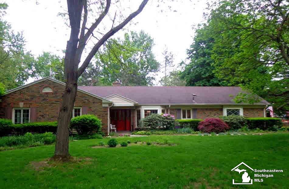 1st image of 4135 Canterbury Dr W