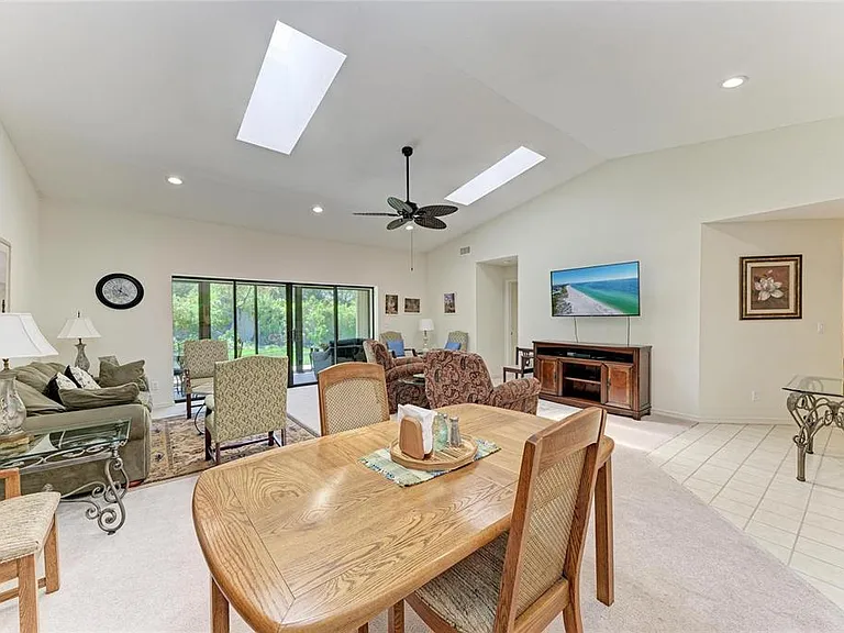 3946 Wilshire Cir E #168 — Photo 9