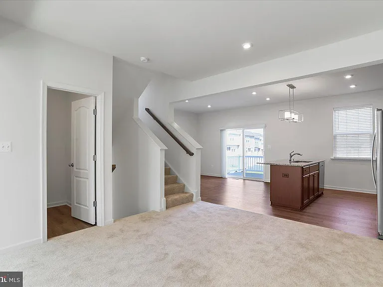 100 Stafford Pl — Photo 30