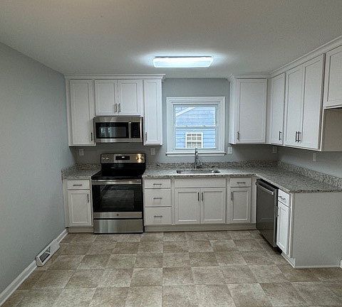 5th image of 3015 Peabody Ln