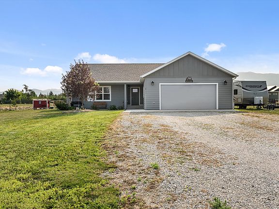 3rd image of 7 Rhett Dr