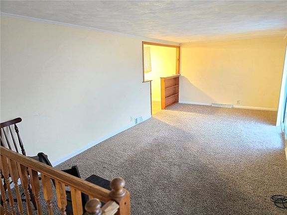 3rd image of 205 Maple Ln