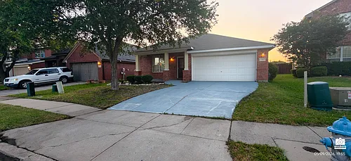 304 Hummingbird Dr Photo 1
