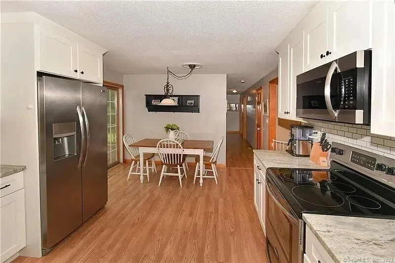 3 bed, 1.5 bath, 1380 sqft, $2,800 — Photo 4