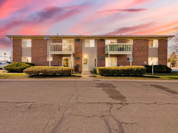 125 E Van Riper Rd, Fowlerville, MI