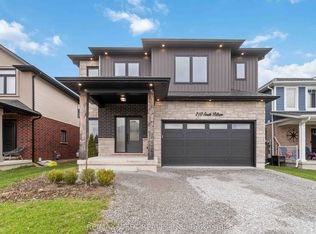 210 S Pelham Rd, Welland, ON L3C 0B9