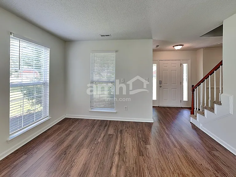 1020 Ridgefield Cir — Photo 7