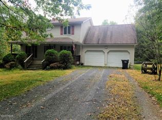 272 Sportsmans Trl, Stroudsburg, PA 18360