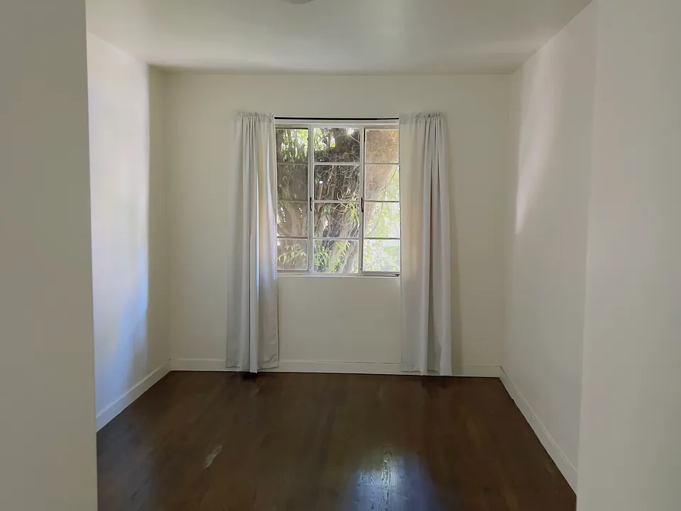 4247 S Centinela Ave #4247A