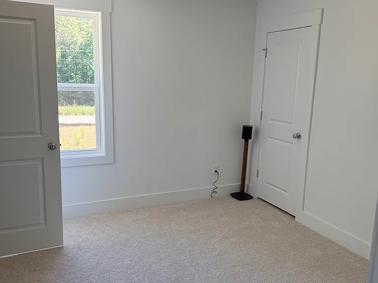 135 Blanche Way — Photo 8