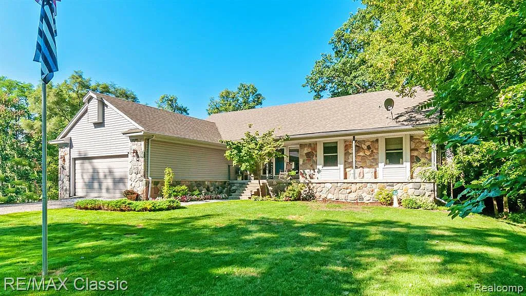 4 bed, 2885 sqft, $5,000 — Photo 1