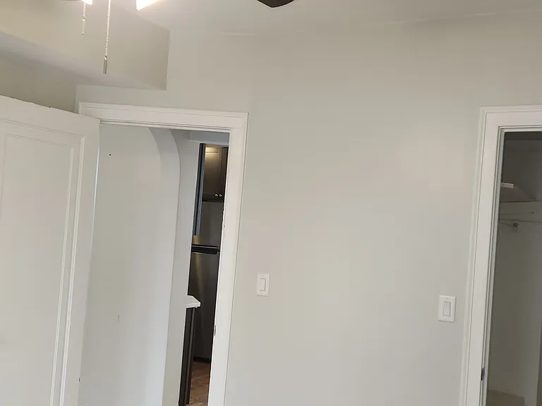 5521 W George St #2 — Photo 3