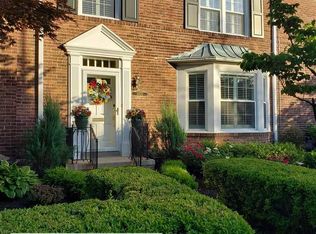 16850 Saint Paul St, Grosse Pointe, MI 48230