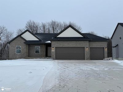 8230 Peninsula Cir, Grand Blanc, MI, 48439
