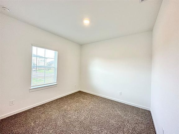 4th image of 30227 Gallatin River Dr