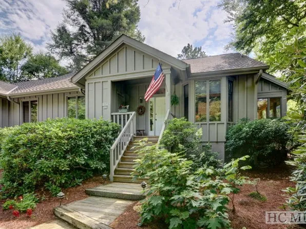 271 Chestnut Cv, Highlands, NC 28741