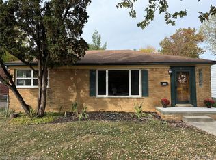 925 E Forteen Mile Rd, Clawson, MI 48017