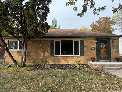 925 E Forteen Mile Rd, Clawson, MI, 48017